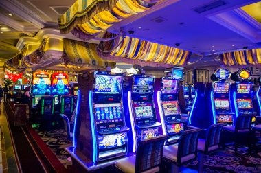 Live roulette and blackjack dealer tables at koin55